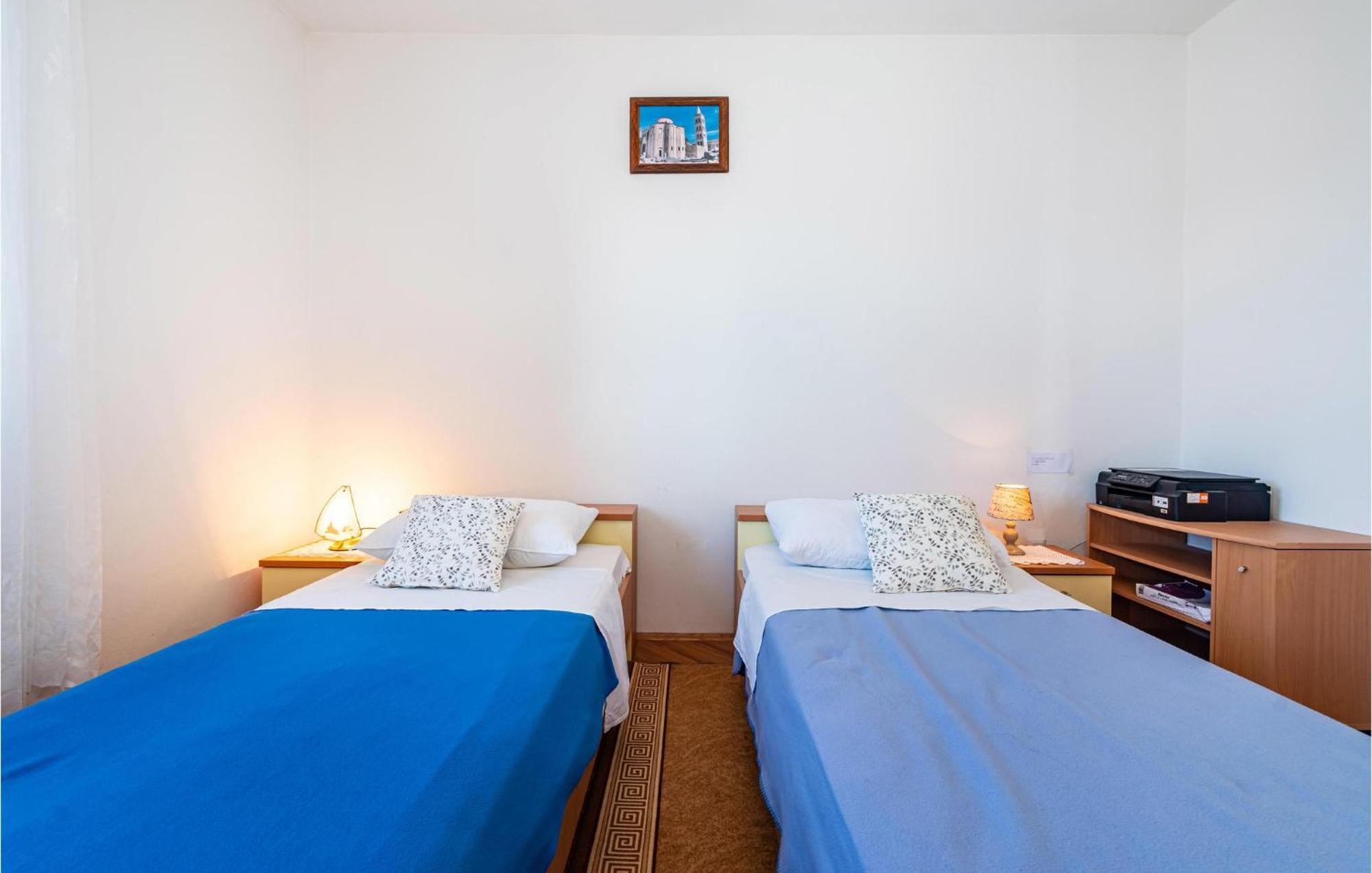 2 Bedroom Cozy Apartment In Zadar Exterior foto