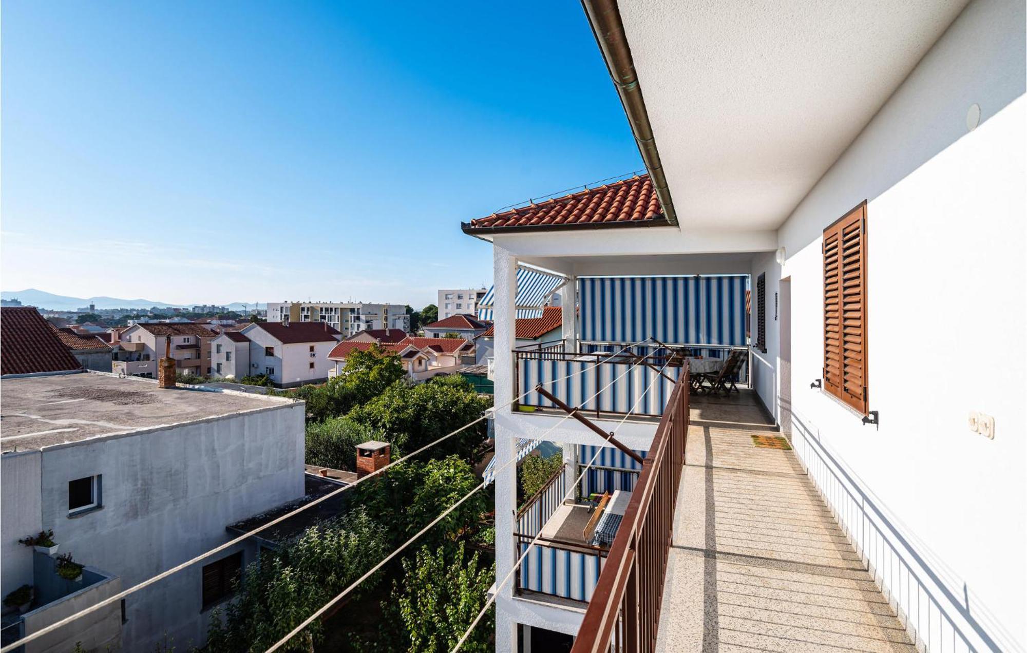 2 Bedroom Cozy Apartment In Zadar Exterior foto